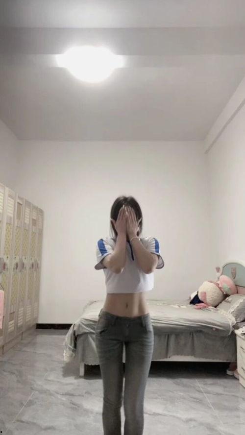 紧身裤后背摇视频,揭秘紧身裤后背摇的独特魅力