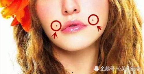 脸上有小黑点图片,揭秘小黑点成因与应对策略