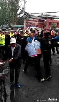 城管和交警打架视频,城管与交警冲突现场视频引发热议
