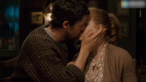 美国爱床戏视频,激情四溢的床戏场景大揭秘