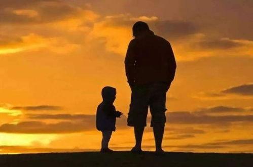 父爱感人图片,无声胜有声的深情瞬间