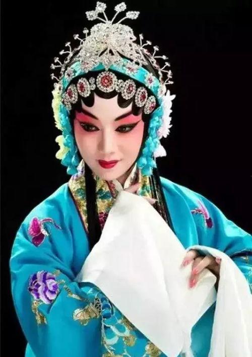 青衣朗诵视频,穿越时空的古典韵味