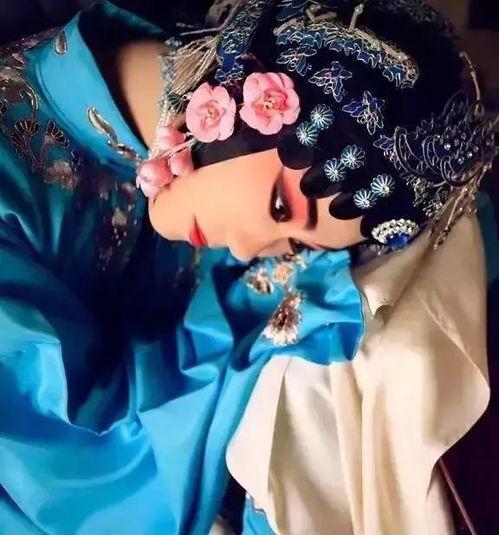 青衣朗诵视频,穿越时空的古典韵味