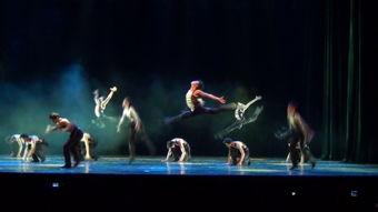 群舞视频,群舞视频中的视觉盛宴